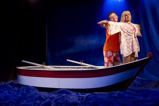 Amar é... uma comédia