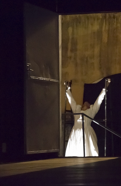 ... E pe&ccedil;a que nos perdoe