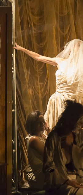 Nada aconteceu, tudo acontece, tudo est&aacute; acontecendo