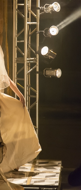 Nada aconteceu, tudo acontece, tudo est&aacute; acontecendo