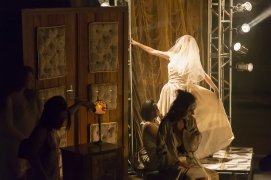 Nada aconteceu, tudo acontece, tudo est&aacute; acontecendo