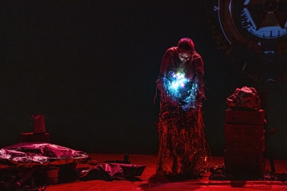 Carne y osso, Meu olho &eacute; m&aacute;quina y meu sangue, micropl&aacute;tico: Qual &eacute; o corpo original?