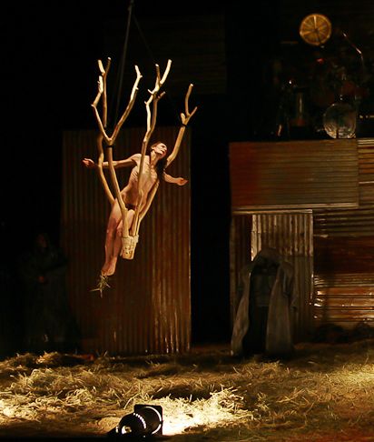 Uma m&atilde;e coragem e seus filhos no purgat&oacute;rio