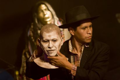 Feito no Peru, Vitrines para um Museu da Mem&oacute;ria