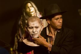 Feito no Peru, Vitrines para um Museu da Mem&oacute;ria