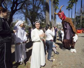 Bonecos gigantes de Brazópolis