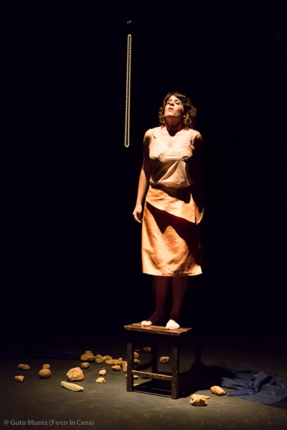 Júlia Branco estréia "Diário do último ano"